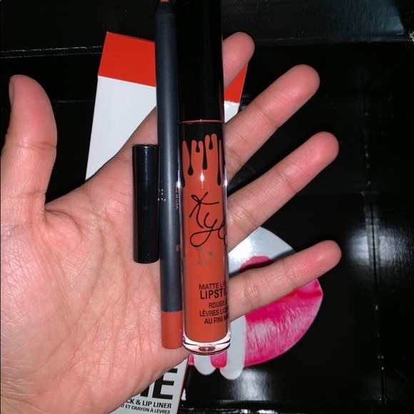 Kylie Jenner Liquid Matte Lipstick and Lip Line